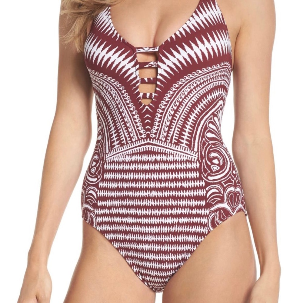 LA BLANCA Swimsuit